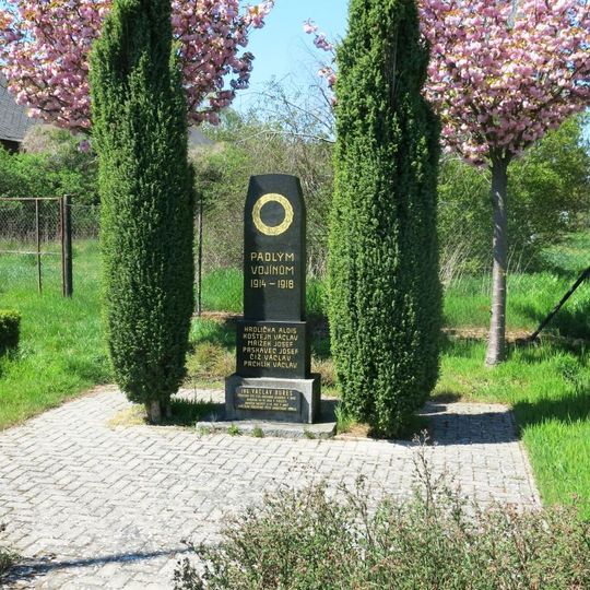 Pomník padlým v Chrástu