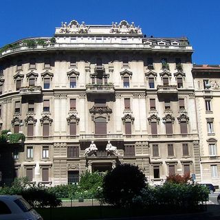 Piazza Eleonora Duse 1