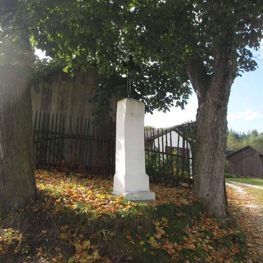 Kříž na rozcestí v Dolní Bělé