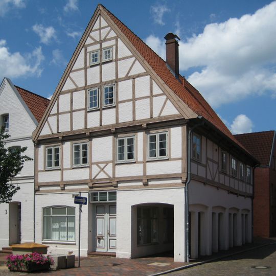 Wohn- und Geschäftshaus