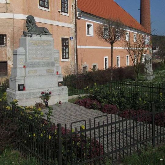 Pomník padlým ve Šťáhlavech