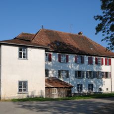 2 Wirtschaftsgebäude