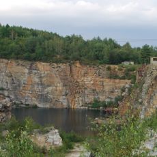 Wyrobisko granitu w kamieniołomie