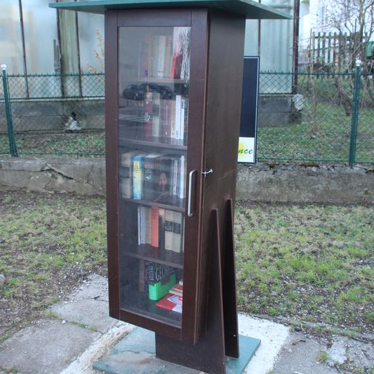Public bookcase Mödling