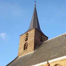 Toren der Nederlands Hervormde Kerk. Toren, die in een latere periode verhoogd is. Mechanisch torenuurwerk, A. Vos en Zn., 1906, buiten gebruik
