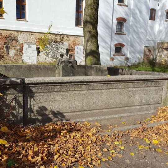 Kašna u bývalého zámeckého pivovaru v Toužimi