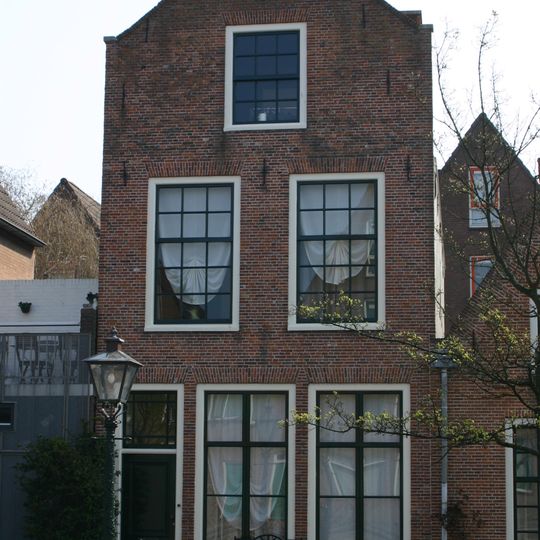 Oranjegracht 99, Leiden