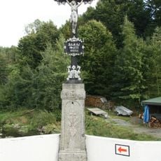 Kříž u mostu v Sestrouni