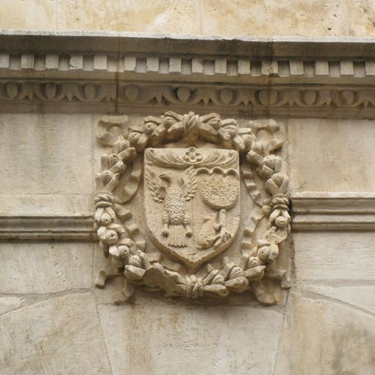 Escudo del Palacio del Marqués de Villores