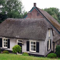 Dijkboerderij (T-huis)