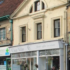 16 And 18, Market Place