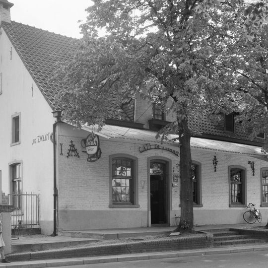 Pastoor Vullinghsplein 7, Grubbenvorst