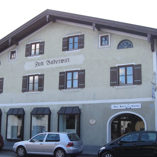 Ehemals Gasthaus Baderwirt, jetzt Wohn- und Geschäftshaus