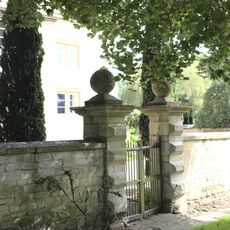 Gateway And Flanking Walls To Folkingham Manor