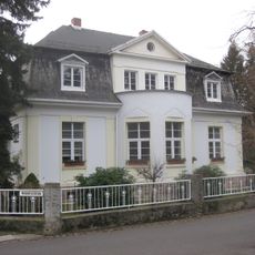 Wohnhaus mit Garten und Einfriedung Wildenbruchstraße 5