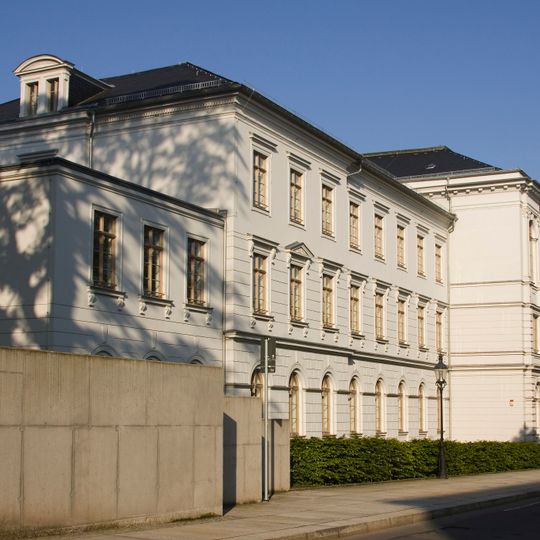 Schulgebäude Geschwister-Scholl-Straße 1