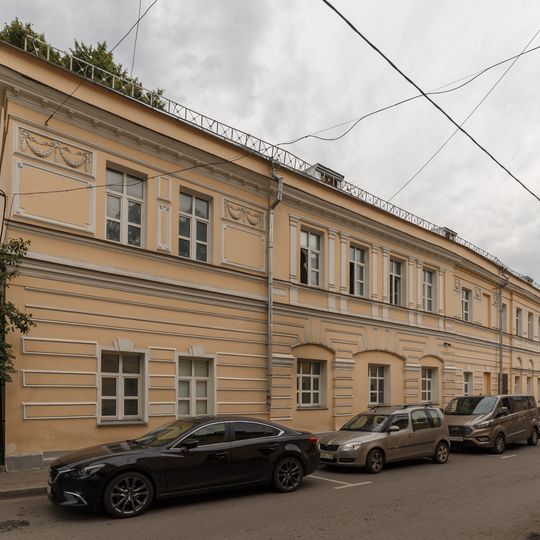 Главный дом с палатами