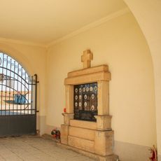 Pamětní deska obětem války v Luké