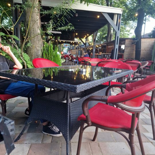 Bistro 37-39