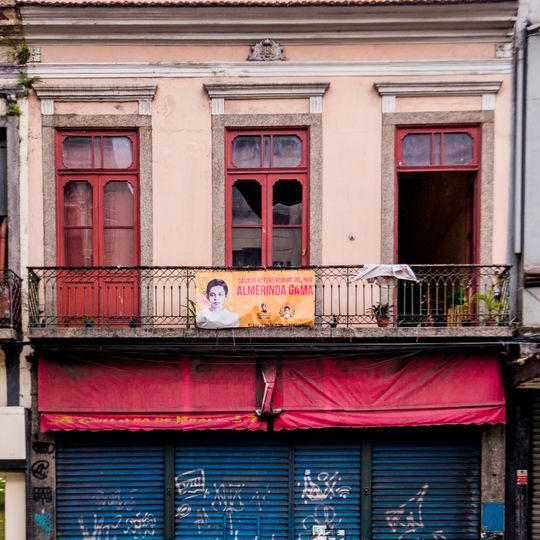 Building at Rua da Carioca, 37