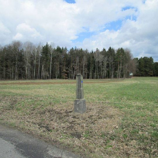 Kříž u Lhoty pod Horami