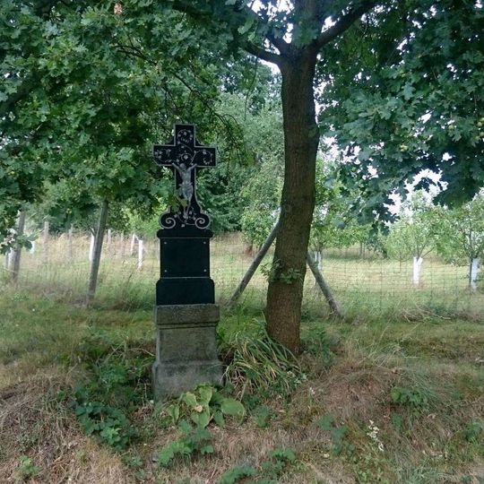 Kříž západně od Hrzína