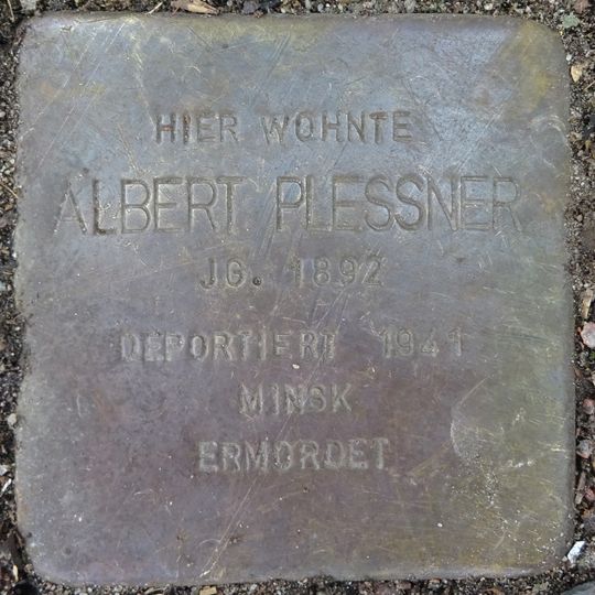 Stolperstein en memoria de Albert Plessner