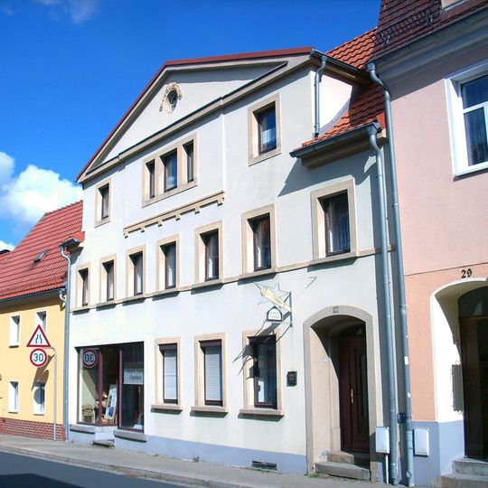 Leinenhaus Voigt; Wohnhaus in geschlossener Bebauung Großröhrsdorfer Straße 27