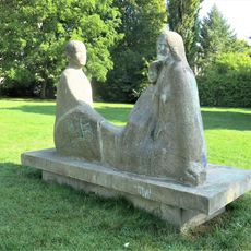 Socha Rodina v parku Československého svazu mládeže v Chodově