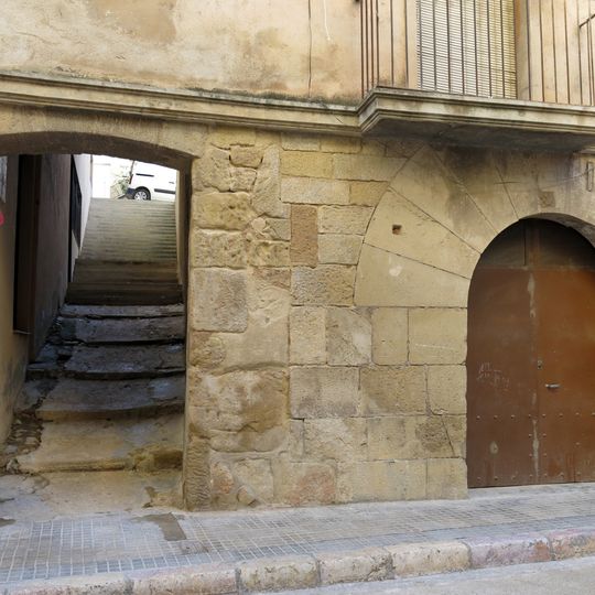 Habitatge i accés a la costa de l'Escorxador Vell