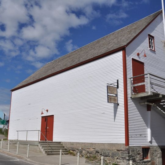 Magasin Ryan et poissonnerie