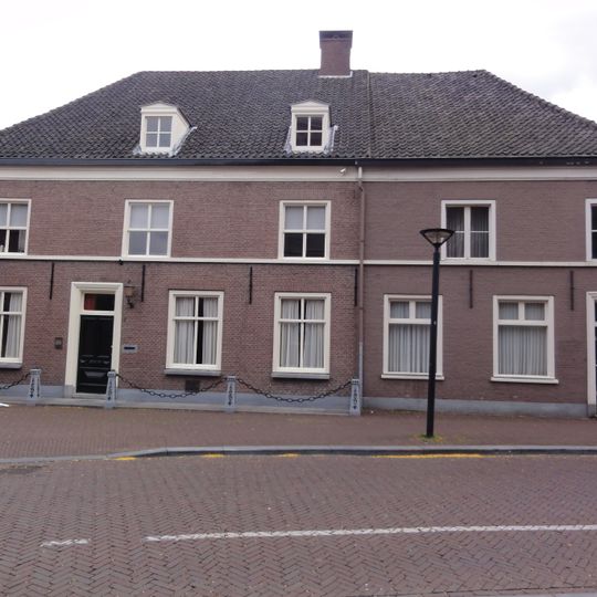 Pand, voormalig woonhuis en rosoliemolen van de familie Jurgens