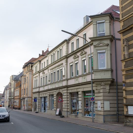 Wohn- und Geschäftshaus