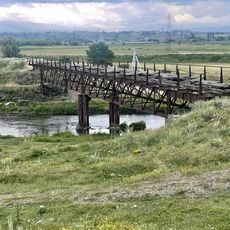 Металлический мост на реке Ахурян