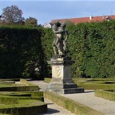 Sousoší zápasníků v Květné zahradě v Kroměříži