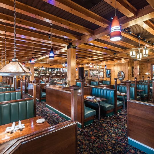 Artie's