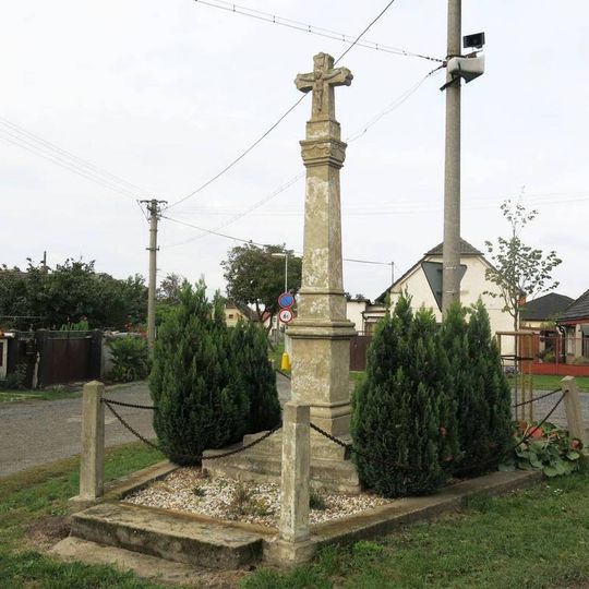 Kříž na rozcestí v severozápadní části Nedomic