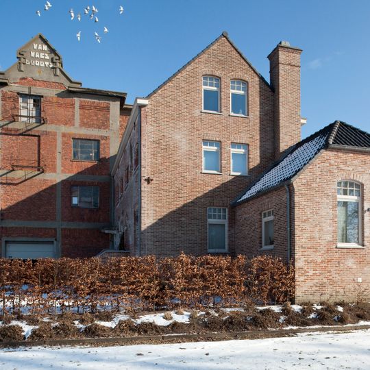 Bierbrouwerij "De Volharding", later genoemd "Van Waes Boots"