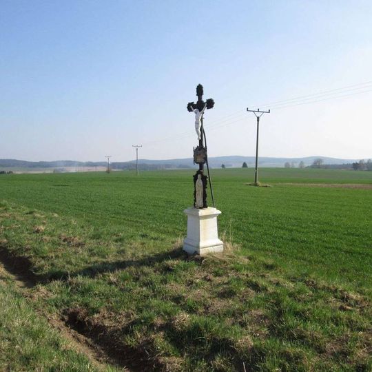 Kříž jihovýchodně od Bořetína