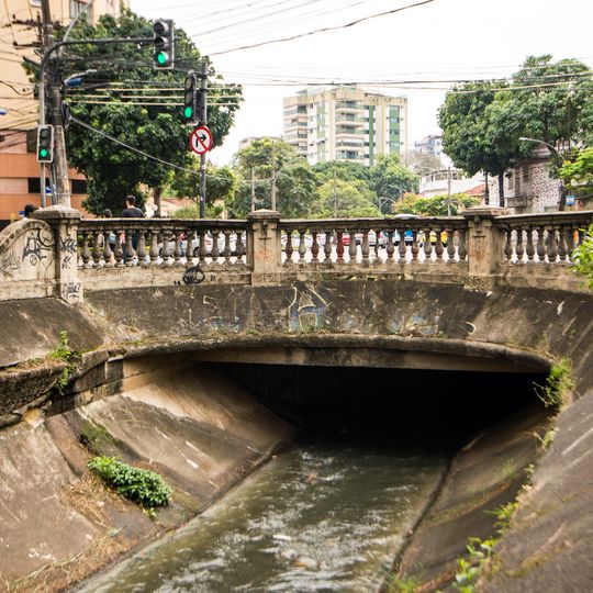 Guarda-corpo da Rua Heitor Beltrão