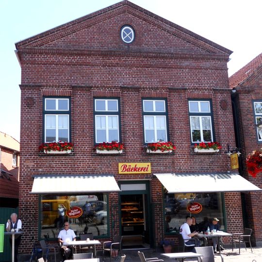 Wohn- und Geschäftshaus