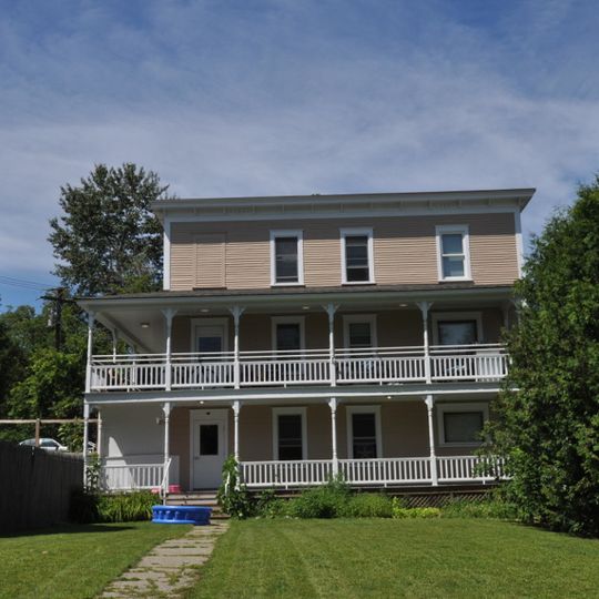 Cote Apartment House