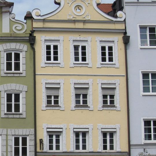 Wohn- und Geschäftshaus