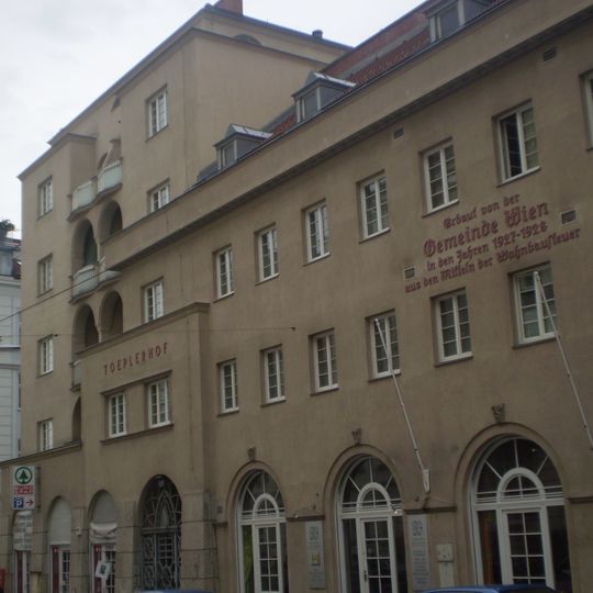 Kommunaler Wohnbau, Toepler-Hof