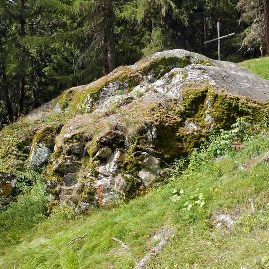 Pierre des Sauvages, pierre à cupules période inconnue