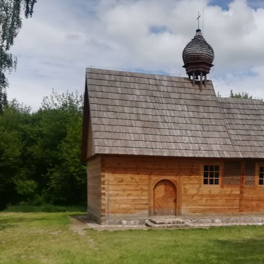 Kościół Matki Bożej Częstochowskiej z Brzeźna w skansenie w Kłóbce