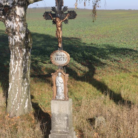 Kříž u křižovatky u Valče