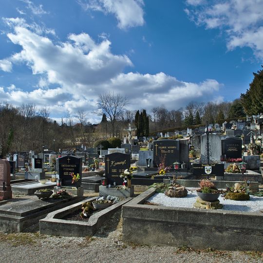 Friedhof mit sog. Guiliani-Kreuz