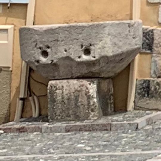 Mesure banale de grains en pierre de Mont-Dauphin