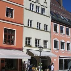 Wohn- und Geschäftshaus